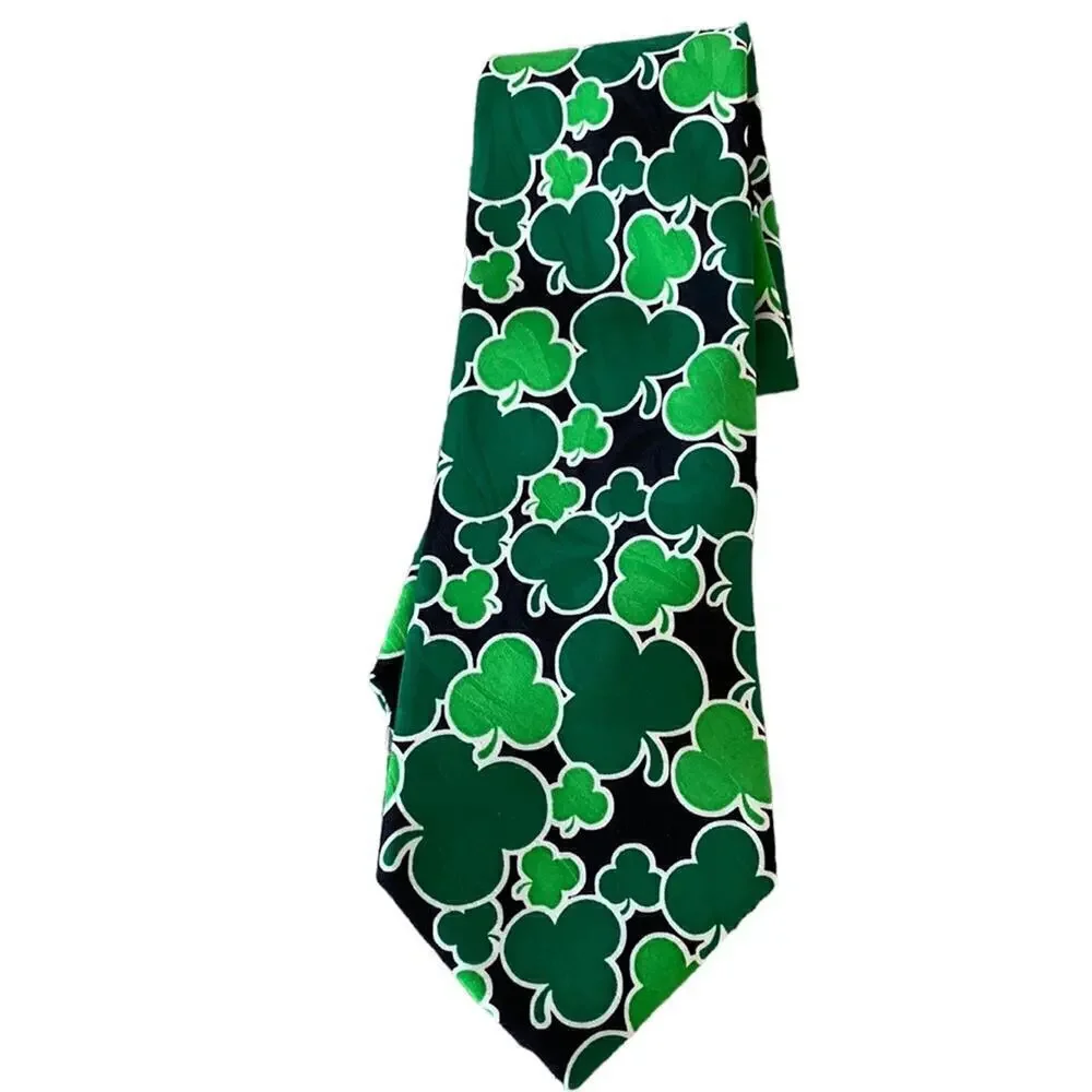 Lucky Irish tie with Shamrocks C